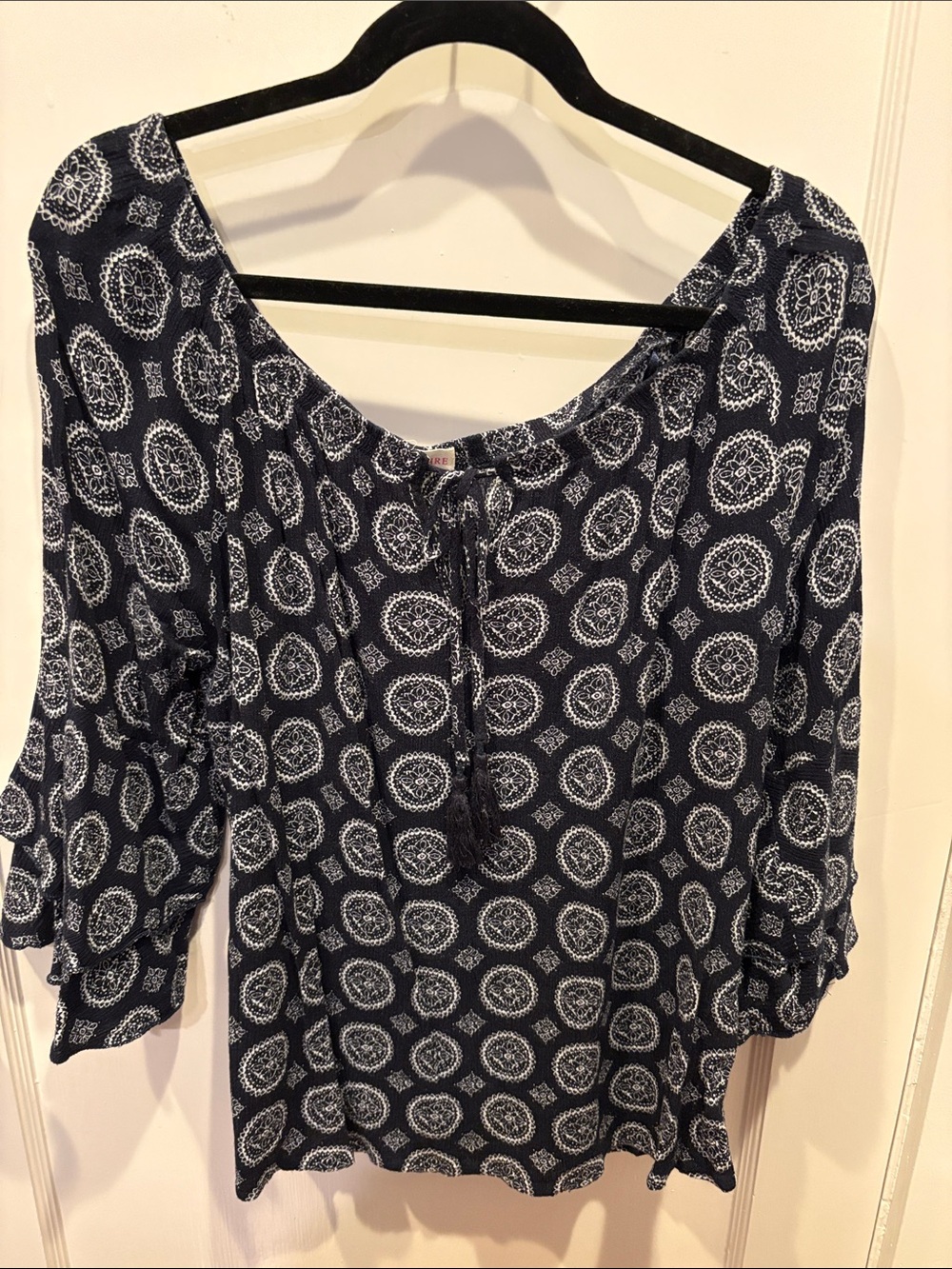 Solitaire Black and White Medallion Peasant Blouse BN512